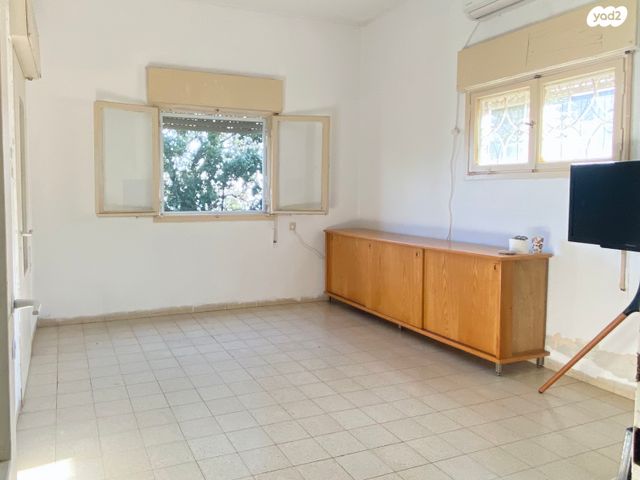 דירה, מדרגות גדרה 1, כרמל מרכזי - שד' קיש, חיפה