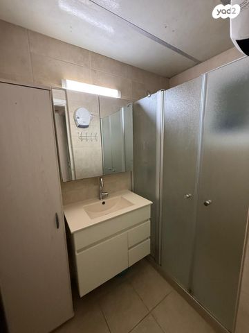 דירה, בר גיורא 11, הדר עליון, חיפה