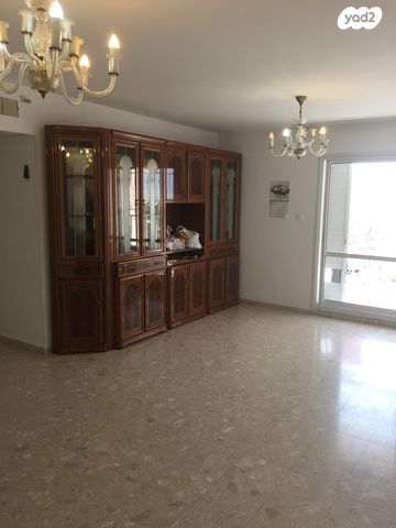 דירה, יגאל אלון 13, לב מוצקין, בנה ביתך, קרית מוצקין