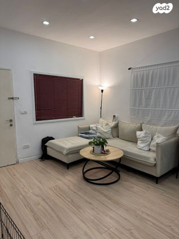 יחידת דיור, י.ל. פרץ 35, קרית שרת, רעננה