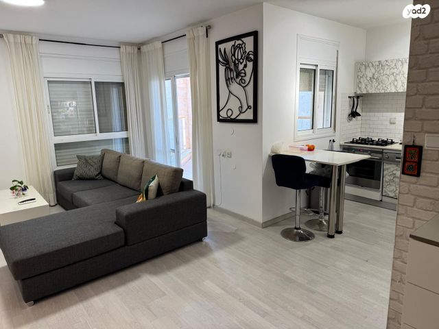 דירה, הגולן 4, קרית השרון, נתניה