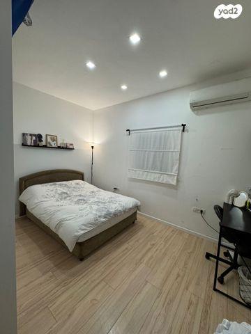 יחידת דיור, י.ל. פרץ 35, קרית שרת, רעננה