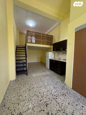 דירת גן, נתיב חן 17, נווה שאנן, חיפה