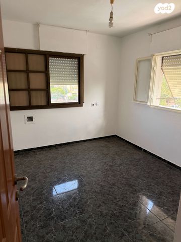 דירה, גיורא 17, צור שלום, קרית ביאליק