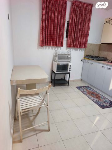 דירה, ישעיהו 16, כרמל צרפתי, חיפה