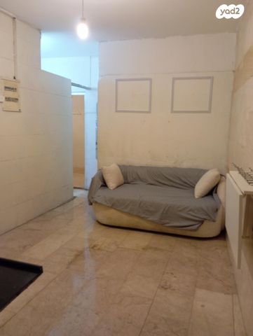 אברהם ליוואי 10