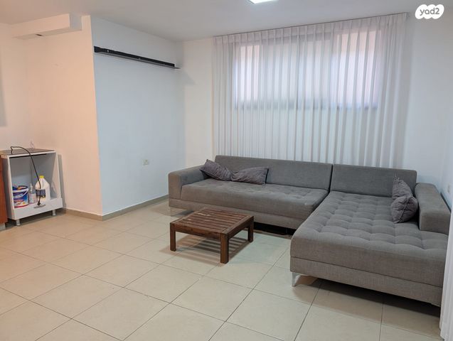 יחידת דיור, הדס 11, קרית אילון, חולון