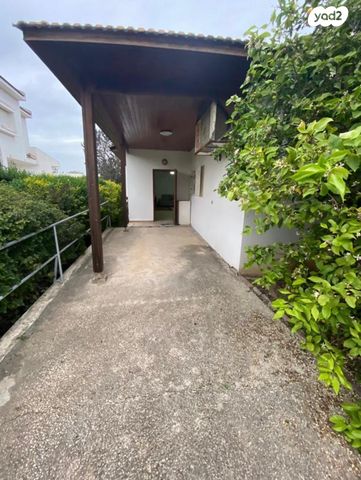 בית פרטי/ קוטג', קורנית 30, שאר העיר, כפר תבור