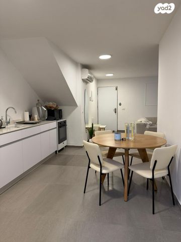 מרתף/ פרטר, משה מונטיפיורי 8, נאות גנים, נתניה