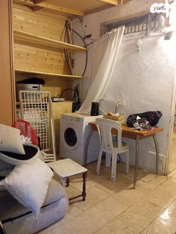 דירה, אברהם ליוואי 10, לב העיר, בת ים