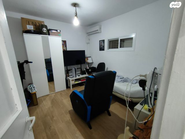 קיבוץ גלויות 22