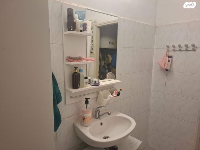 דירה, רש"י 29, רמב"ם, ראשון לציון