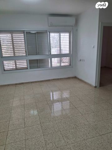 דירה, אבשלום 16, נווה מנחם, באר שבע