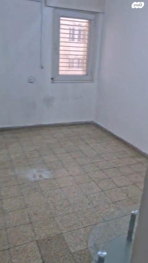 דירה, הפלמ"ח 642, אלי כהן, ירוחם