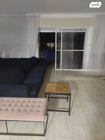 דירה, מנחם בגין 21, נווה גנים, קרית מוצקין