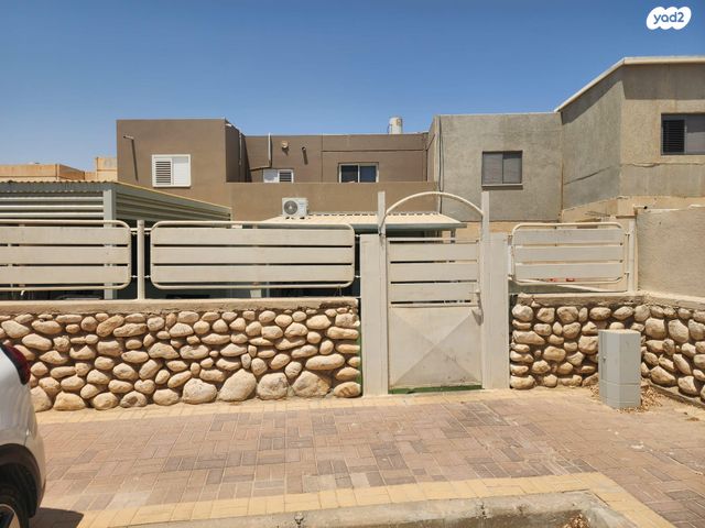 דירה, מעגל הזוגן 1463, שקד, ירוחם