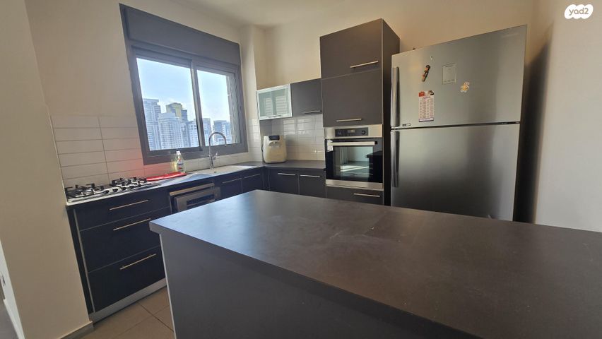 דירה, יצחק שדה 4, דרום מערב ותיק, בת ים