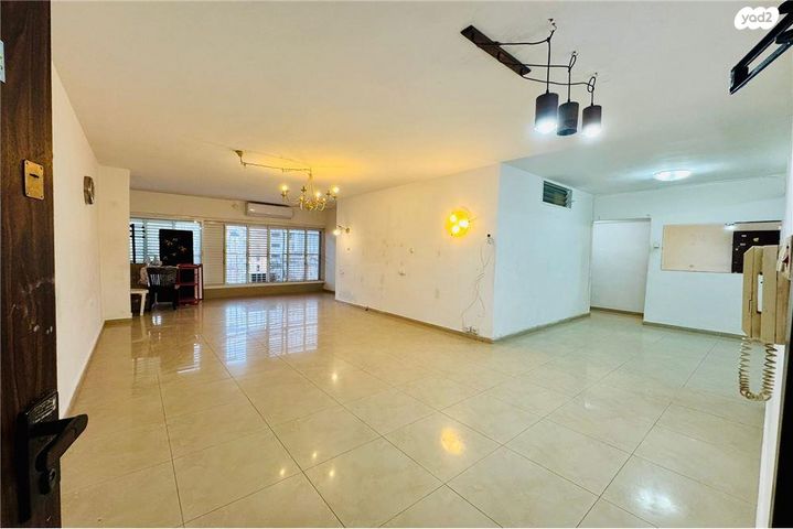 דירה, הל"ה 61, הל"ה, גבעתיים