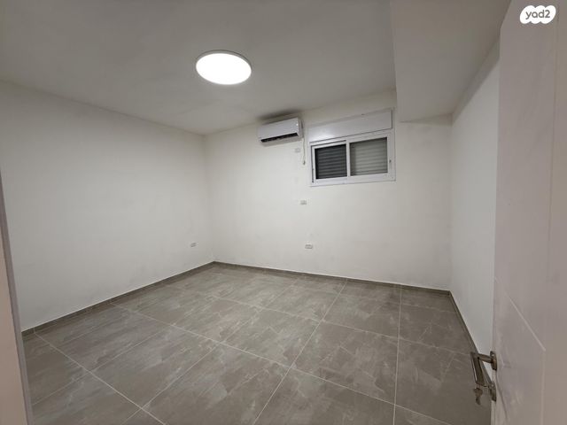 דירה, דוד רזיאל 74, תל עמל, חיפה