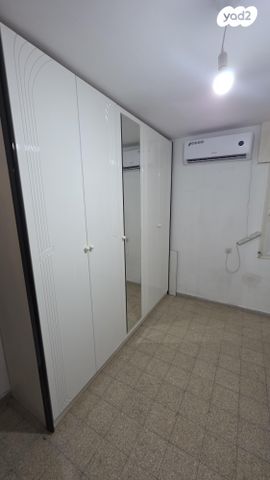 דירה, הפלמ"ח 642, אלי כהן, ירוחם