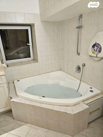 דירה, שלמה בן יוסף 10, ארמון הנציב, תלפיות מזרח, ירושלים