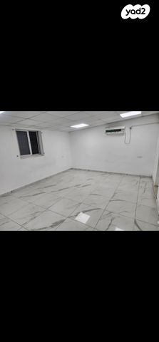 דירה, מעגל הזוגן 1463, שקד, ירוחם