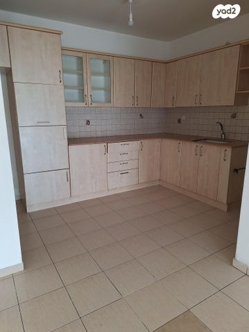 דירה, נתיב חן 35, נווה שאנן, חיפה