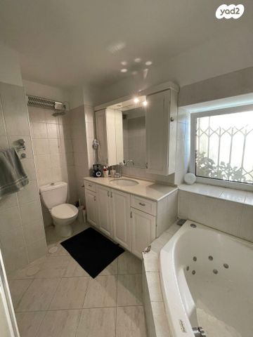 דירה, שלמה בן יוסף 10, ארמון הנציב, תלפיות מזרח, ירושלים