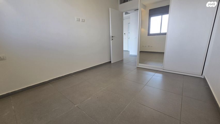 דירה, יצחק שדה 4, דרום מערב ותיק, בת ים