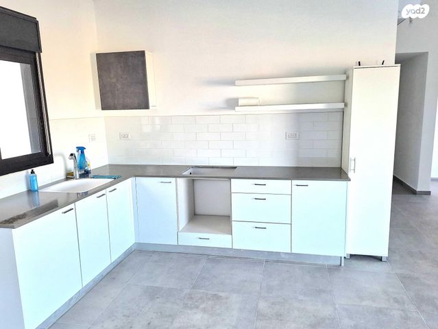 דירה, עמירם חרלף 8, אחוזה, חיפה