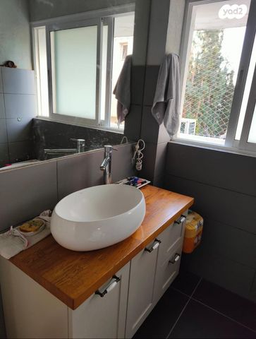 דירה, הרצל 10, ארלוזורוב, כפר סבא