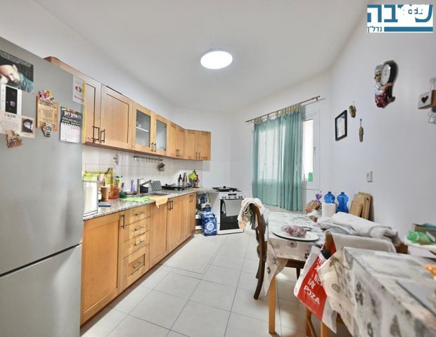 דירה, שדרות גלוסקין, ב' / צפון מערב העיר, רחובות