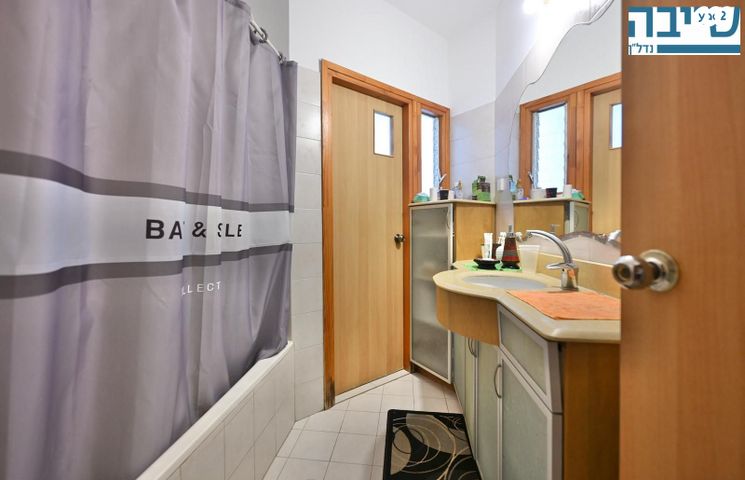 דירה, שדרות גלוסקין, ב' / צפון מערב העיר, רחובות