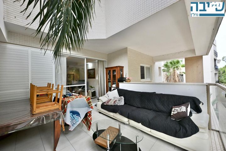 דירה, שדרות גלוסקין, ב' / צפון מערב העיר, רחובות