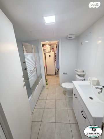 דירה, החותרים, טירת כרמל