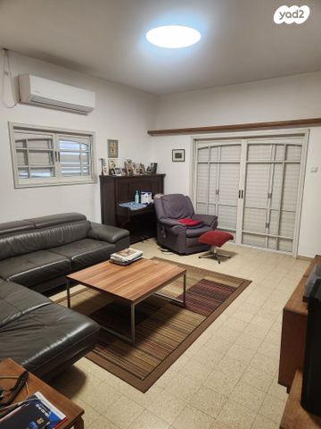 דו משפחתי, ליאון בלום 22, מרכז, קרית עבודה, חולון