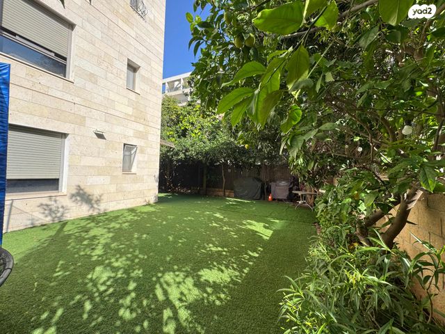 דירת גן, כפר סבא הירוקה, כפר סבא