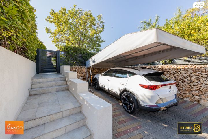 דו משפחתי, מנור, אלפי מנשה