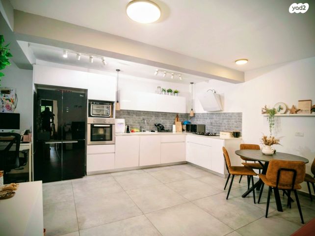 דירה, משה סנה, נס ציונה