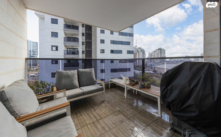 דירה, הוד השרון