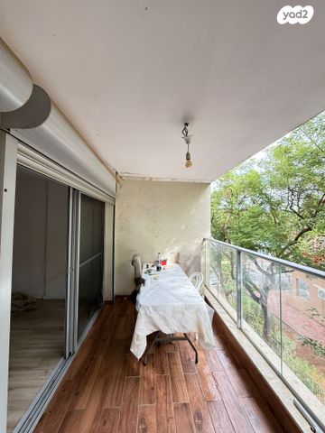 דירה, רעננה