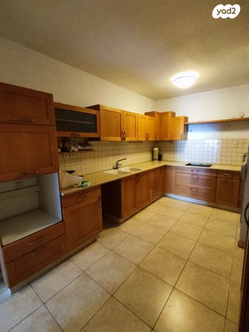 דירה, אלימלך 14, שכונת בן גוריון, מרכז העיר ג', רמת גן