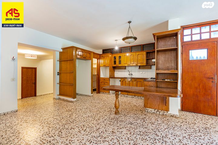 דו משפחתי, המגינים, פרדס חנה כרכור