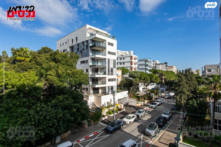 בנימין ד'ישראלי 