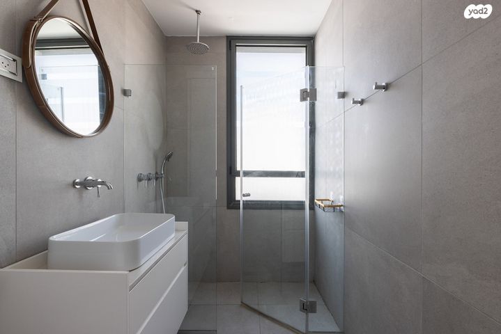 גג/ פנטהאוז, הפרחים, קרית הפרחים - 2005, רעננה