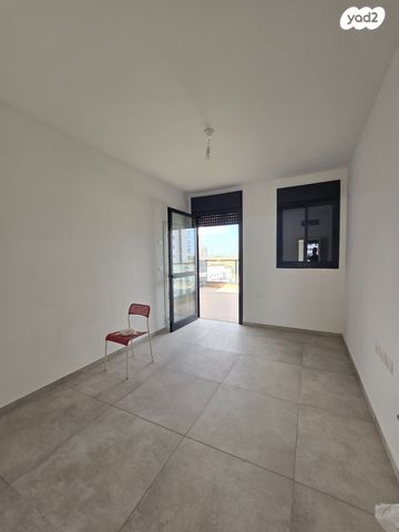 גג/ פנטהאוז, מור, אור ים, אור עקיבא