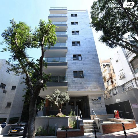 דירה, גבעת הרמבם, גבעתיים