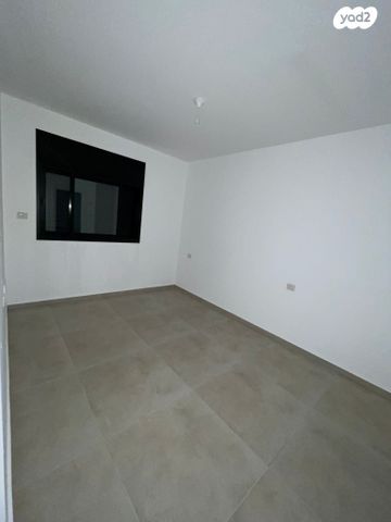 דירה, אריאל שרון, נווה שרון / שער העיר, נתיבות