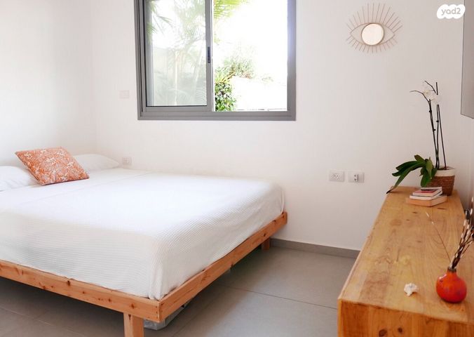 גג/ פנטהאוז, הלוטוס 4, קרית הפרחים - 2005, רעננה