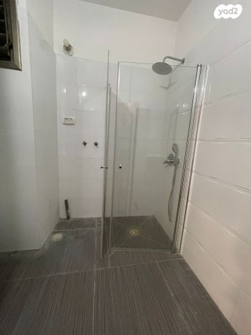 דירה, כפר גלעדי, פלורנטין, תל אביב יפו